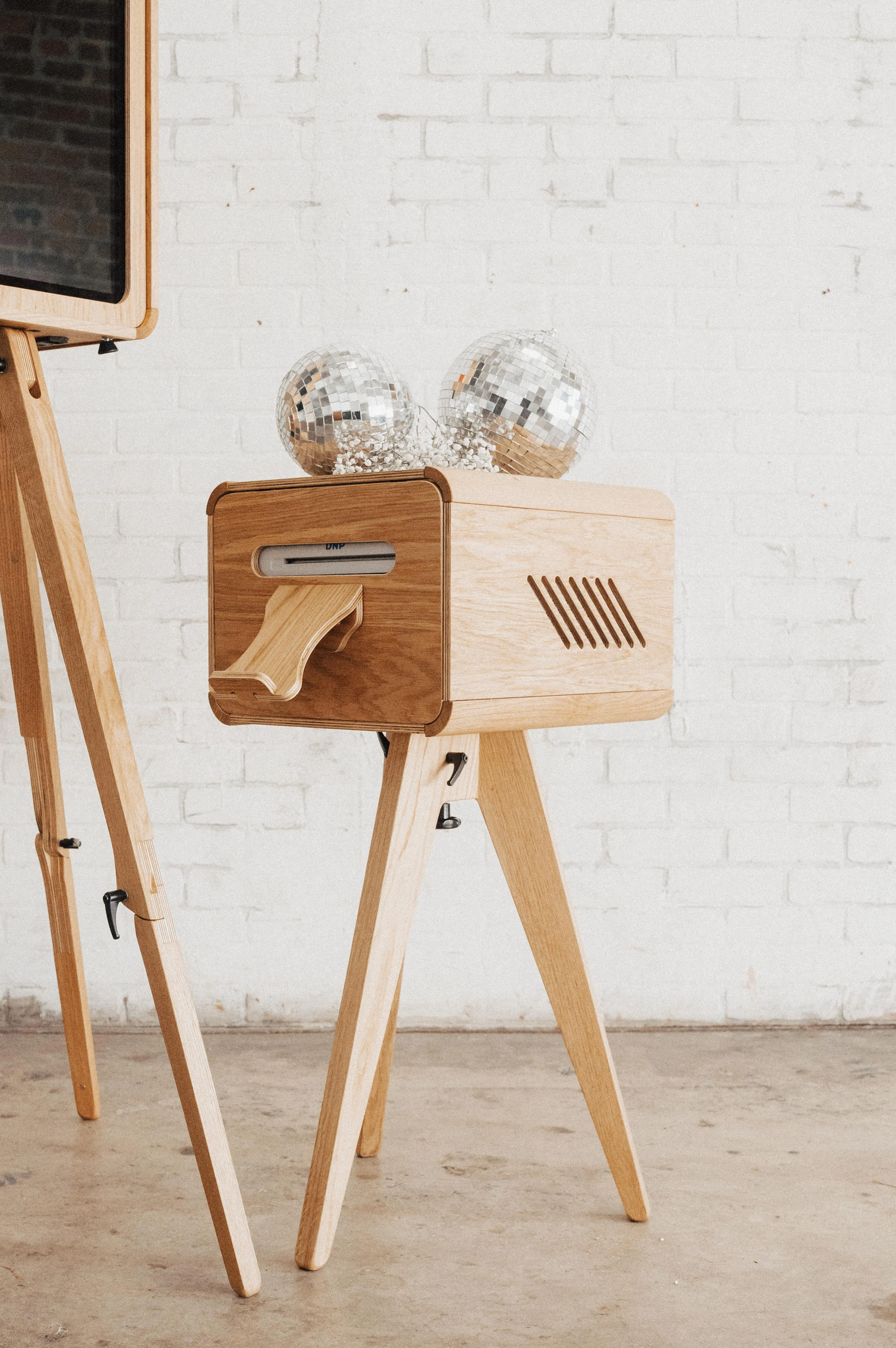 Professional photo booth printer with instant prints